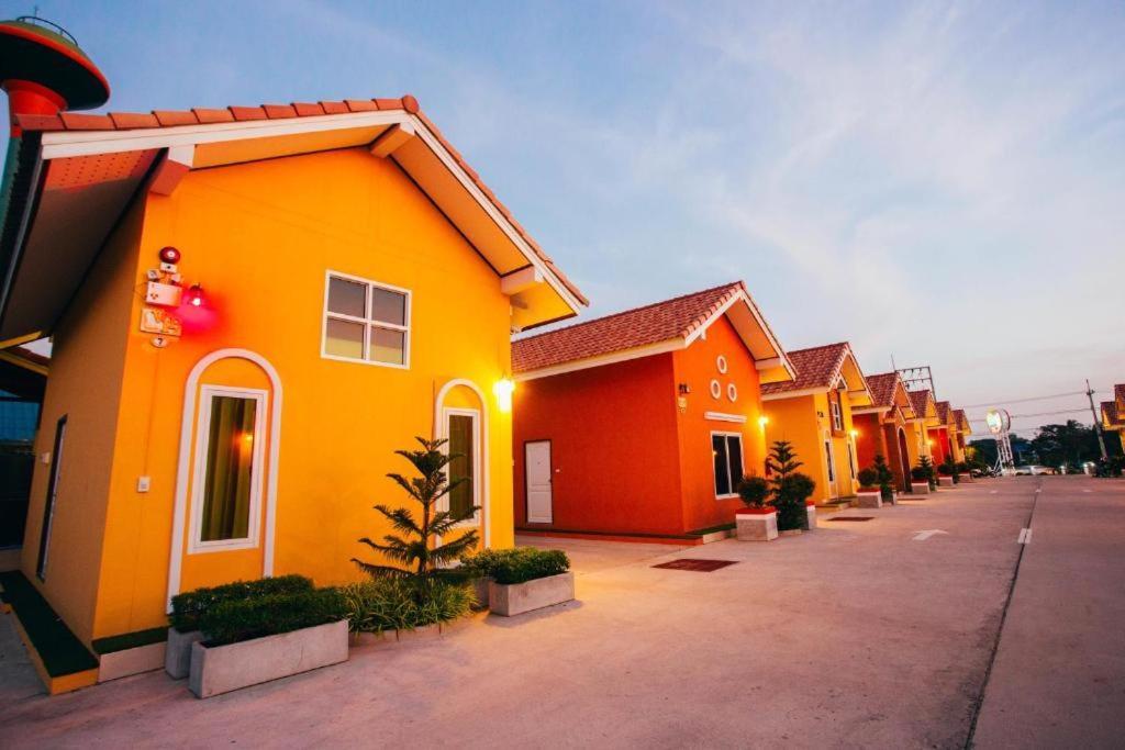 Windsor Resort Lopburi Luaran gambar